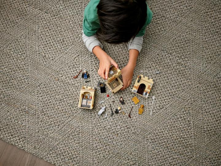 Produktbild LEGO Hogwarts: Erste Flugstunde (76395, LEGO Harry Potter)