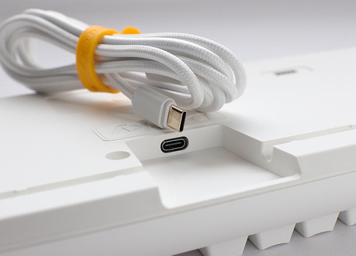 Actual product image Ducky One 3 Pure White TKL (US, Cable)