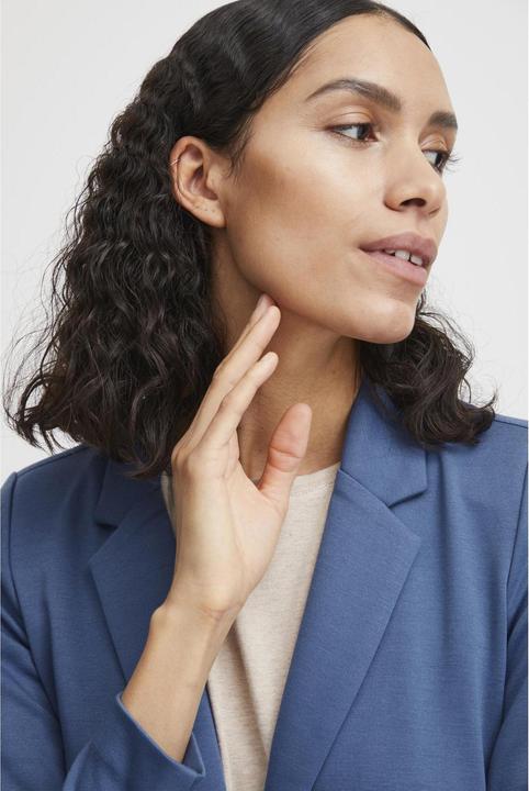 B.young 's blazer rizetta (Frequency band 38 (2600 MHz))