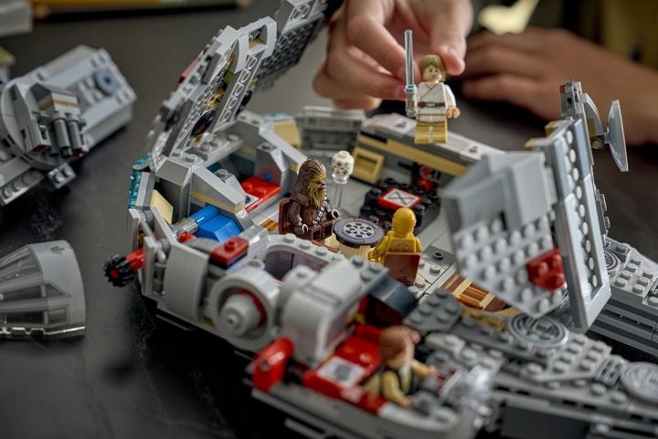 Actual product image LEGO SMART Play: Millennium Falcon (75426, LEGO Star Wars)