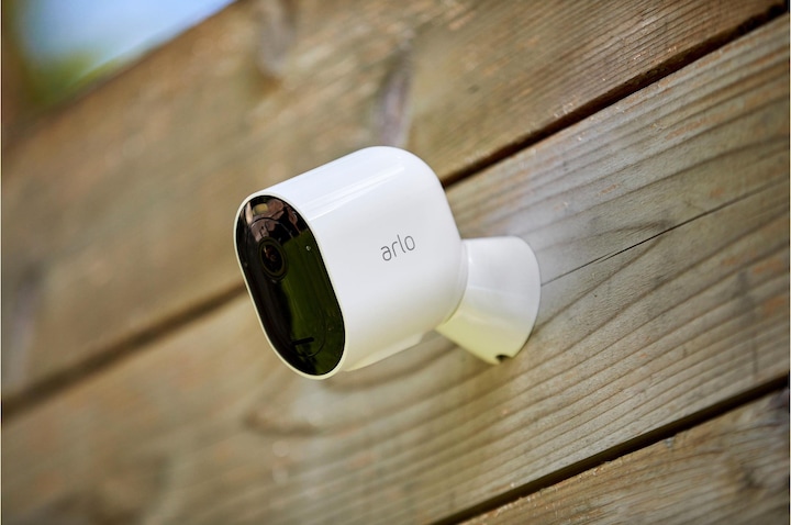 Produktbild Arlo Pro 4 Spotlight Kamera, 1er Set weiss (2688 x 1520 Pixel)