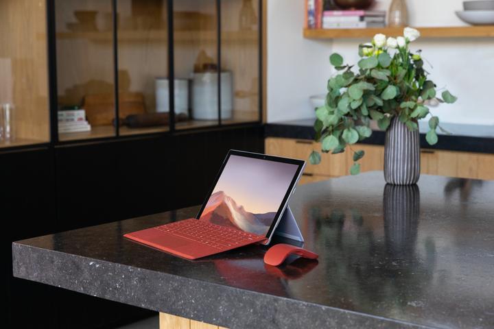 Immagine prodotto Microsoft Surface Pro 7 (12.30", 256 GB, Platino)