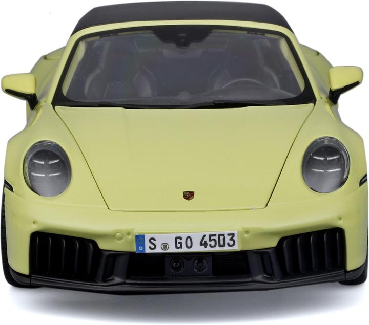 Actual product image Maisto Porsche 911 Targa 4 GTS 1/18 gelb
