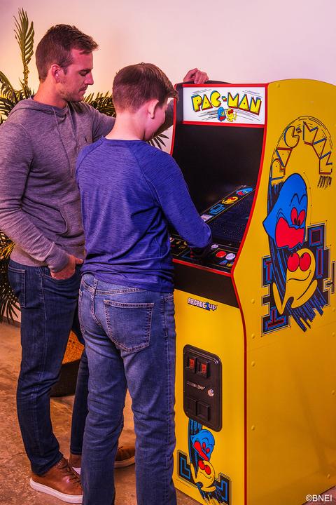 Produktbild Arcade1Up - Pac-Man Deluxe Arcade Machine