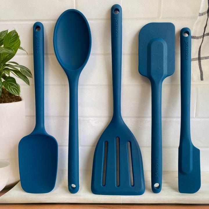 Actual product image Mastrad Premium silicone spoon blue