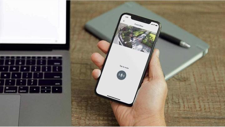 Actual product image Arlo Essential Spotlight, single camera white (1920 x 1080 Pixels)