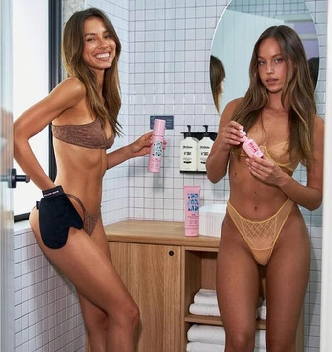 Produktbild The Fox Tan Luxe Velvet Tanning Mitt (Selbstbräunungstuch)