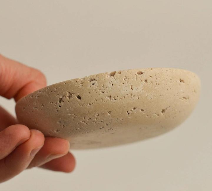 Actual product image Cedar and Myrrh Räucherstäbchenhalter Travertin Naturstein