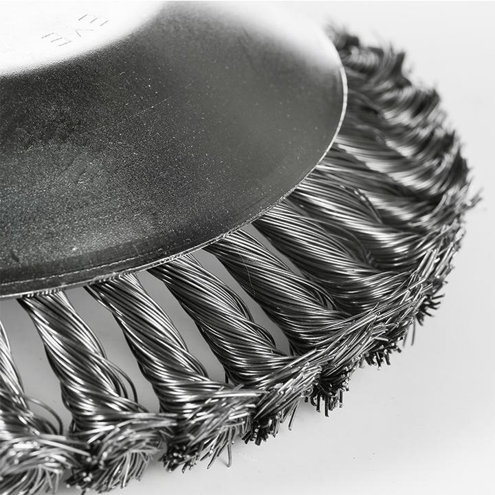 Actual product image Japcell Stahlbürste für Unkraut - 15 cm - Kann an Rasentrimmer / Freischneider angebracht werden (Weed whacker, Garden machinery attachment)
