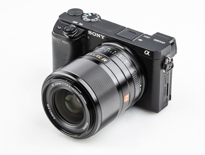 Immagine prodotto Viltrox FE-33MM STM APS-C, obiettivo primario autofocus con grande apertura, per attacco Sony E (Sony E, APS-C / DX)