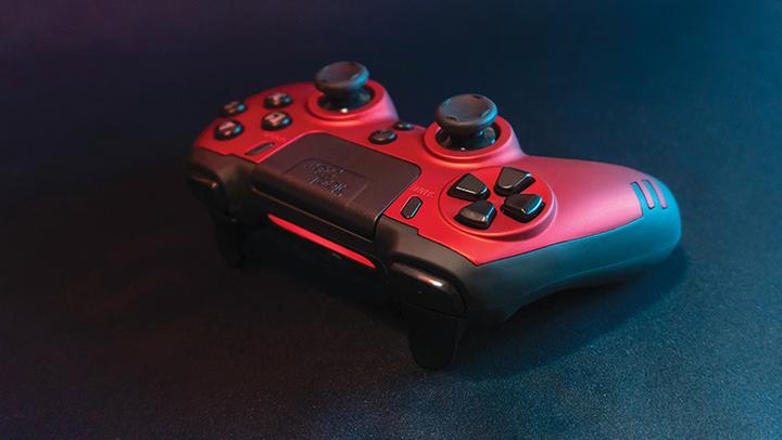 Actual product image Steelplay Slim Pack Wireless Controller Ruby Red Multi (PC, PS4)