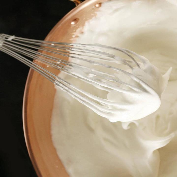 Actual product image de Buyer Copper whipping bowl Ø 20cm with ring handle (20 cm, 1 x)