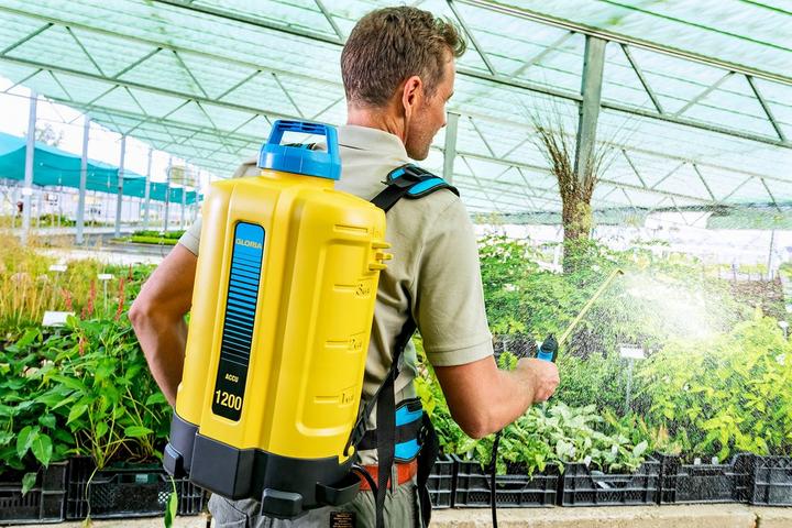 Immagine prodotto Gloria Haus und Garten 000067.0000 Zaino irroratore a batteria 18V 12l senza batteria Zaino irroratore 12 l (0000 (12 l)