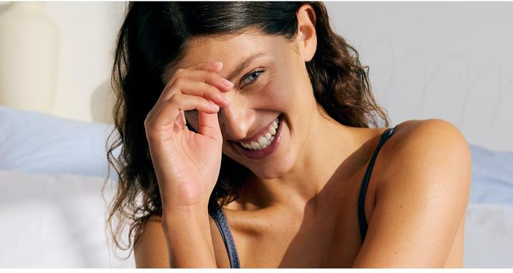 Actual product image NIVEA UV Face Expert Ultra Light Daily Fluid Light skin type SPF 50+ (Sun cream face, SPF 50+, 40 ml)