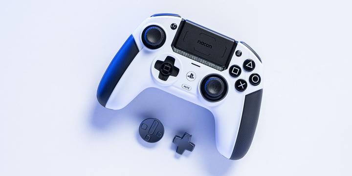 Produktbild Nacon Gaming Revolution 5 Pro (PS4, PS5, PC)