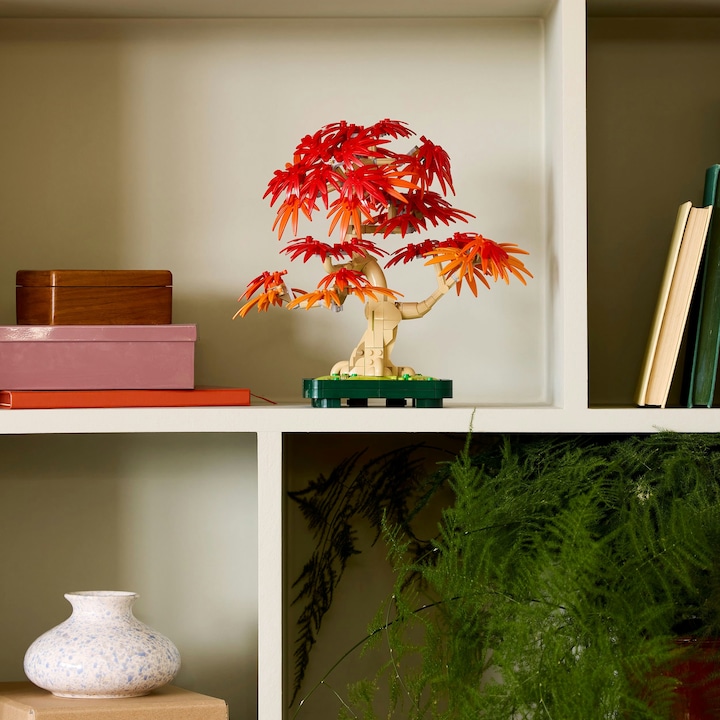 Actual product image LEGO Japanese red maple - bonsai tree (10348, LEGO Botanical)