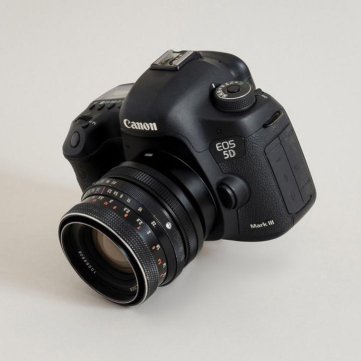 Actual product image Urth Lens Mount Adapter: Compatible with Pentacon Six (P6) Lens to Canon (EF / EF S) Camera Body