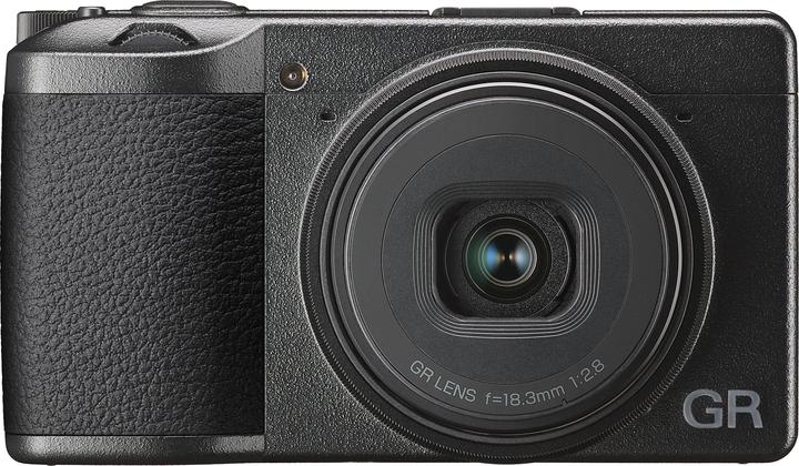 RICOH Gr III (18.3mm, 24.24 Mpx, APS-C / DX)