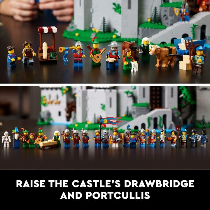 Actual product image LEGO Castle of the Lion Knights (10305, LEGO Icons, LEGO Rare Sets)