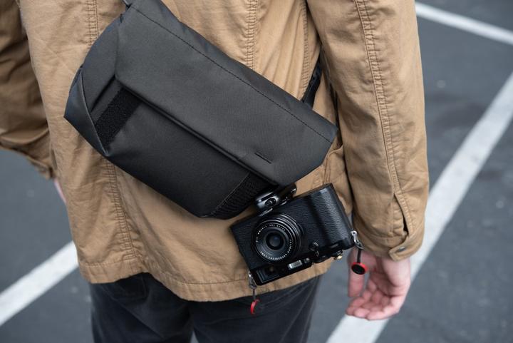 Image du produit Peak Design Field Pouch v2 (Sac à bandoulière pour appareil photo, Sacoche de hanche pour appareil photo, 3 l)