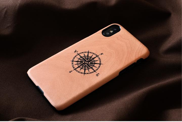 Immagine prodotto Man&Wood Custodia per smartphone iPhone X/XS bussola nera (Apple iPhone X)