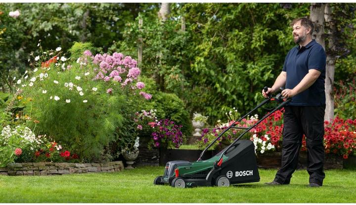 Actual product image Bosch Home & Garden UniversalRotak (Rechargeable battery operated)