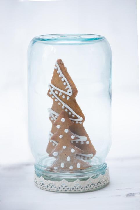 Actual product image Kaiser Cookie Cutter in Storage Box