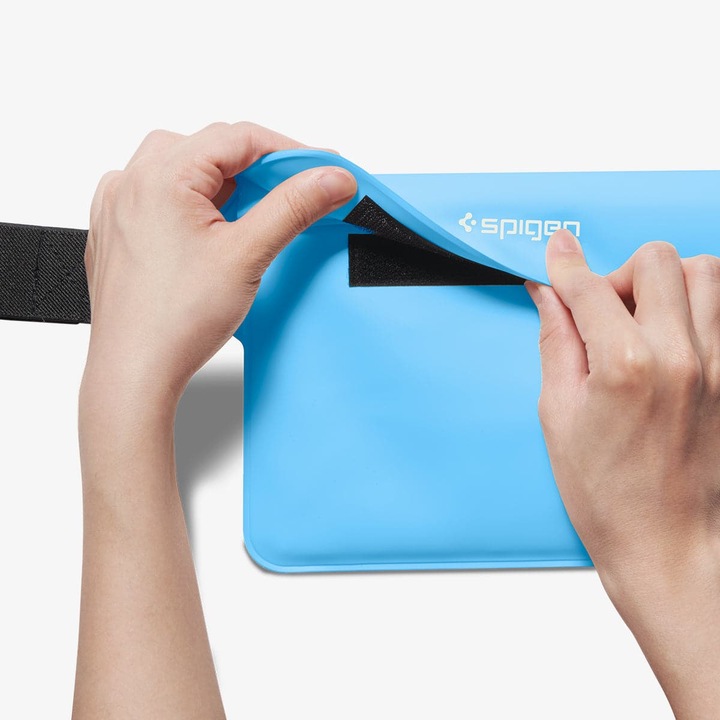 Actual product image Spigen Aqua Shield Waterproof Waist Bag A620 2 Pack, sea blue AMP06020