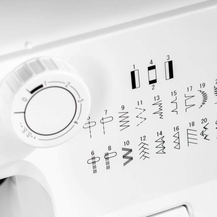 Immagine prodotto Łucznik Maszyna do szycia Weronika 2008