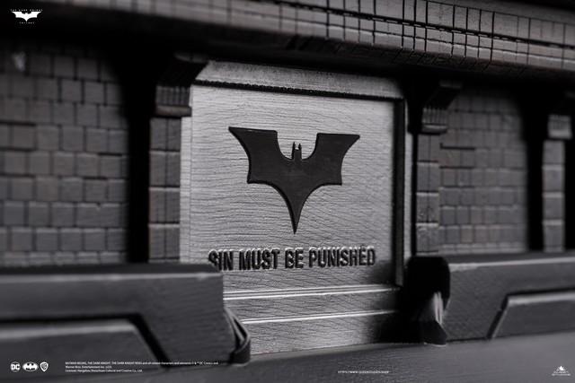 Actual product image Queen Studios The Dark Knight Bust 1/1 The Joker (Police Uniform) 87 cm