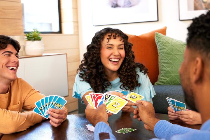 Produktbild Mattel Games Uno Teams (Deutsch, Italienisch, Portugiesisch, Französisch, Englisch, Niederländisch, Spanisch, Schweizerdeutsch)