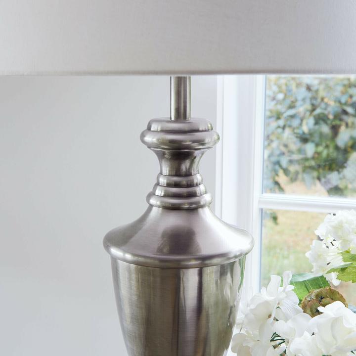 Image du produit Loberon Tischlampe Montalure silber/creme (E27)