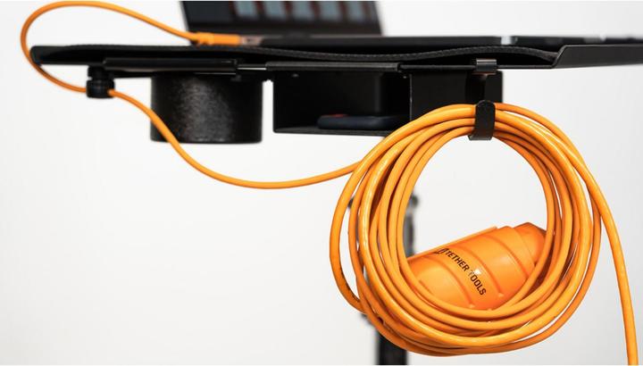 Actual product image Tether Tools USB-C 3.0 Kabel, USB-C / Micro-B, 9.4m gerade zu rechtwinklig, 9.4 m, Orange (9.40 m)
