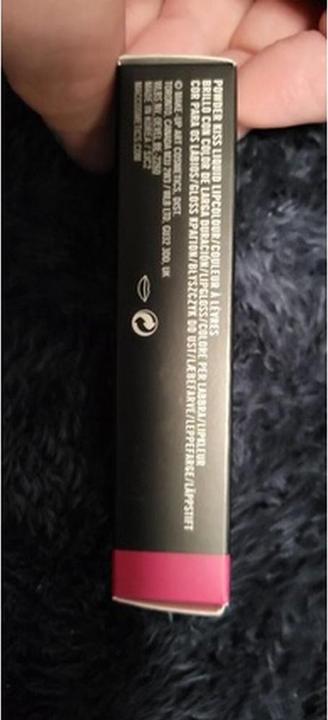 Produktbild MAC Cosmetics Powder Kiss Liquid Lipcolour (986 Make It Fashun!)