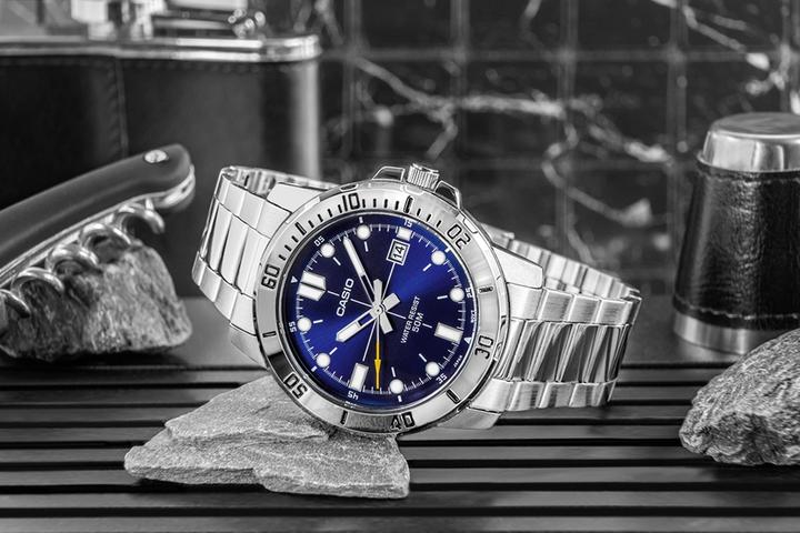 Immagine prodotto Casio MTP-VD01D-2EVUDF Herrenuhr + BOX (Orologio da polso analogico, 45 mm)