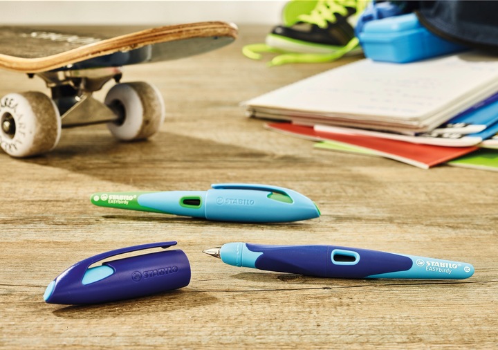 Produktbild STABILO EASYbirdy ergonomischer Schulfüller für Linkshänder Standard-Feder (Blau, Grün, 1 x)