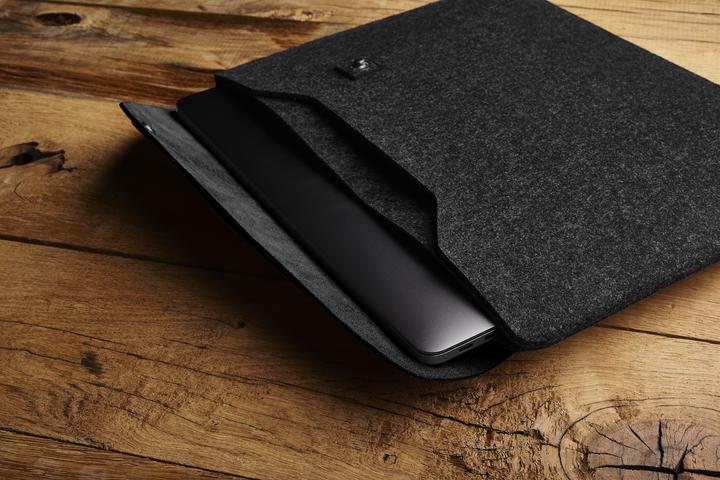 Actual product image Mujjo Sleeve (13", Apple)