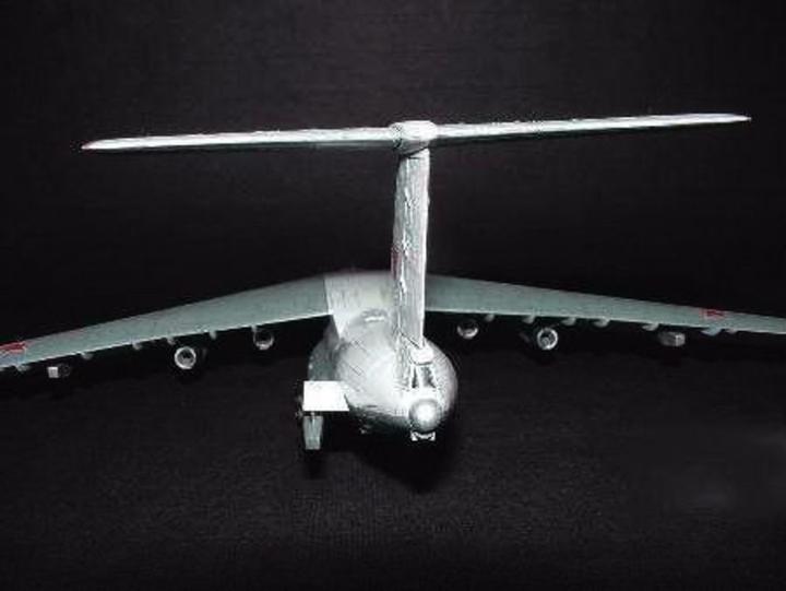 Actual product image Trumpeter Ilyushin IL-78 Midas