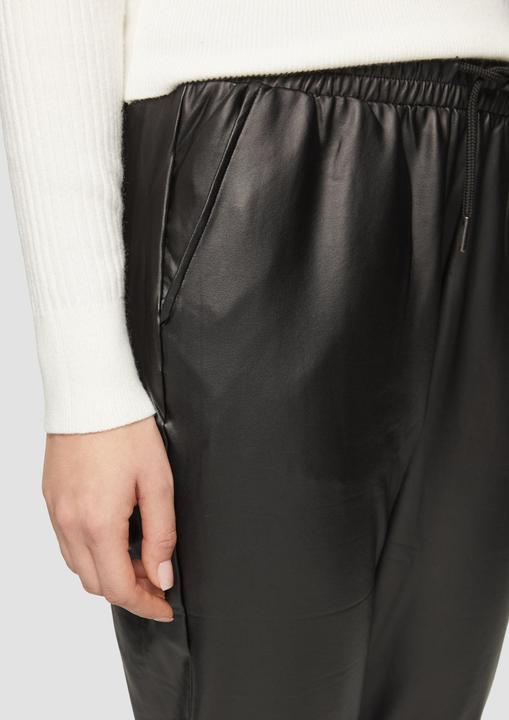 Produktbild S.Oliver Hose Joggerstyle in Lederoptik (40)