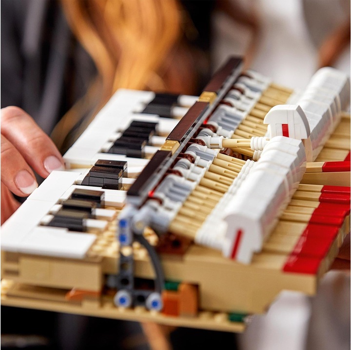 Actual product image LEGO Concert grand piano (21323, LEGO Ideas, LEGO Rare Sets)