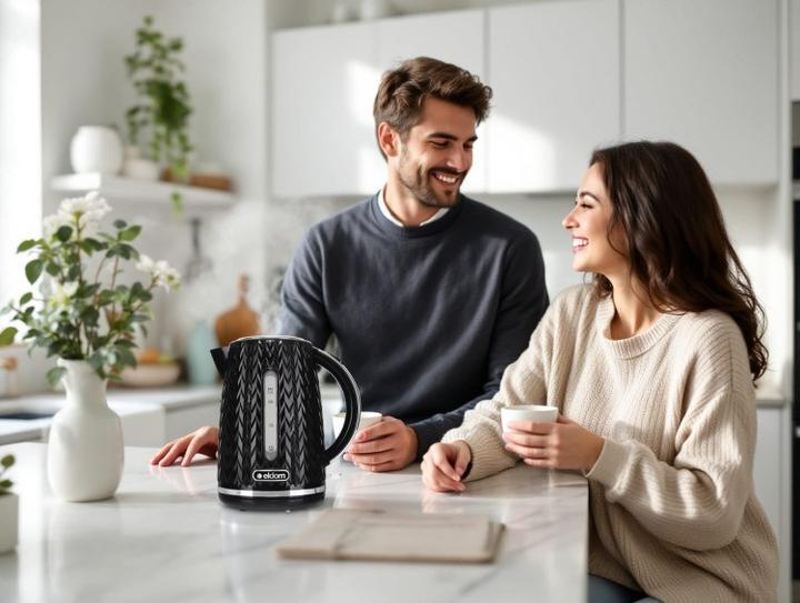 Produktbild Eldom kettle NELO, capacity 1.7 l, power 2000 W, black (1.70 l)