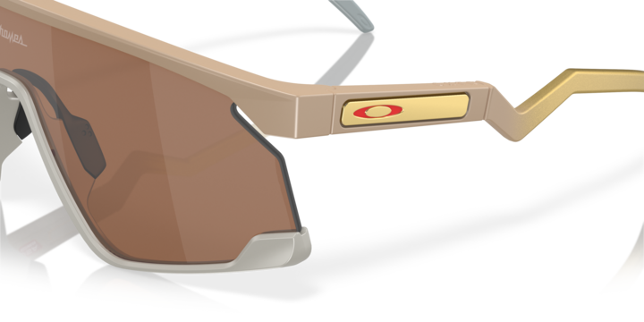 Actual product image Oakley Bxtr (Matte Terrain Tan, Prizm Tungsten)