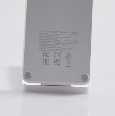 Produktbild Ugreen Magnetisches drahtloses Ladegerät 2in1 (20 W)