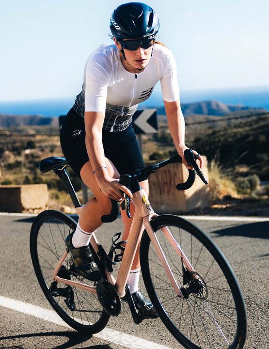Produktbild Compressport Pro Racing Socks v4.0 Ultralight Bike (42 - 44)