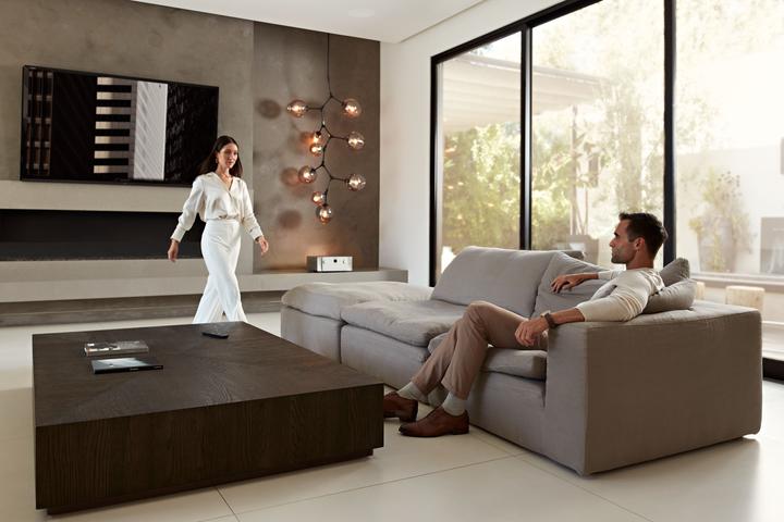 Actual product image Marantz Cinema 40 9.4 AV Receiver with 8K Video *premium silver* (AM, FM)