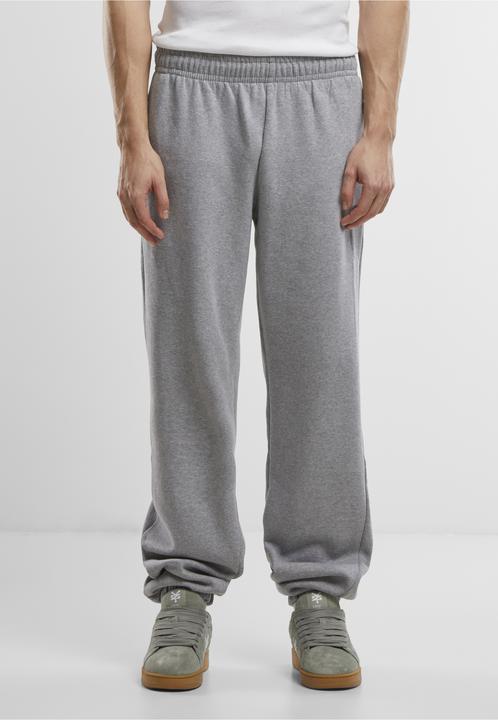 Actual product image Urban Classics Basic loose jogging trousers (M)