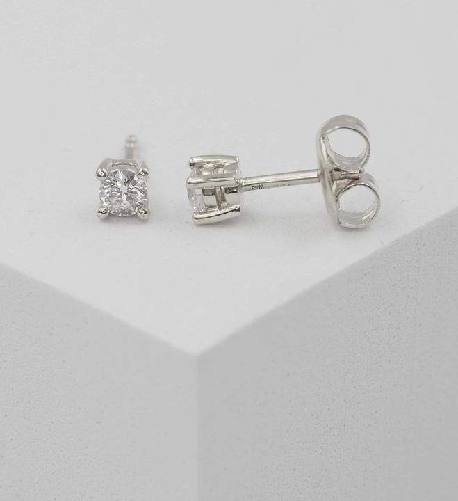 Actual product image Muau Stud earrings 4-handle setting (White gold 750)