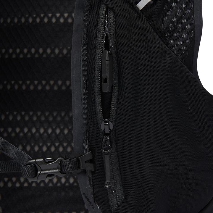 Actual product image Black Diamond Distance 15 Backpack (15 l)
