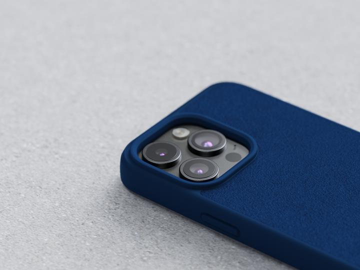 Image du produit Njord Étui rigide en daim MagSafe bleu marine (Apple iPhone 15 Pro)