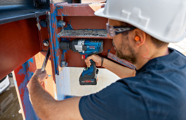 Actual product image Bosch Professional Cordless impact wrench GDS 18V-1600 HC (Rechargeable battery operated)